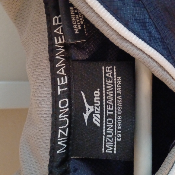 MEN'S SHORT-SLEEVE PULLOVER SMALL - Picture 2 of 4